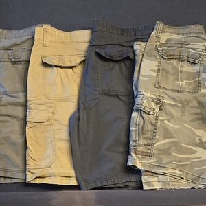 UNIONBAY Size 36, Men's Cargo Shorts - Tan, Black, Camouflage, Olive/Green